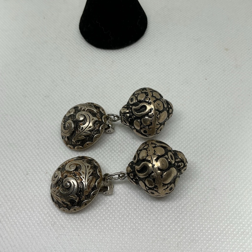 Vintage Brass Repoussé Dangle Clip Earrings Baroque Scroll Dome Ball Drop - Picture 6 of 9